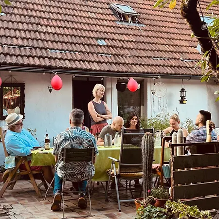 Homestay In Rustikalem Alten Haus *